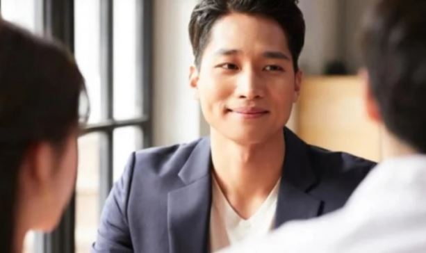 Chồng cũ khuyên tôi sang tên nhà cho con trước khi tái hôn, bạn trai tôi liền đáp trả một câu khiến anh ấy xấu hổ bỏ về