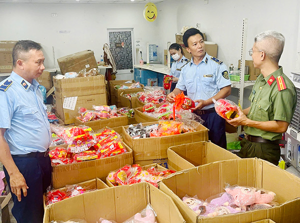 Đà Nẵng: Xử phạt 37 đơn vị kinh doanh thực phẩm, đồ chơi trẻ em