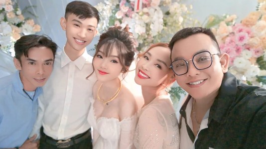 "Bà sui" nhảy cực sung trong đám cưới khiến nhiều người cứ ngỡ là cô dâu: Nhan sắc lại càng khiến dân tình trầm trồ