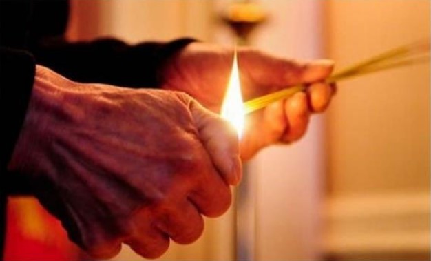 Khung giờ đẹp thắp hương 1/9/2024 âm lịch