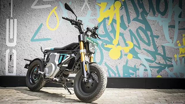 ‘Vua xe ga’ của hãng xe Đức ra mắt với thiết kế cực đỉnh: Lấn át Air Blade với phuộc USB, phanh ABS