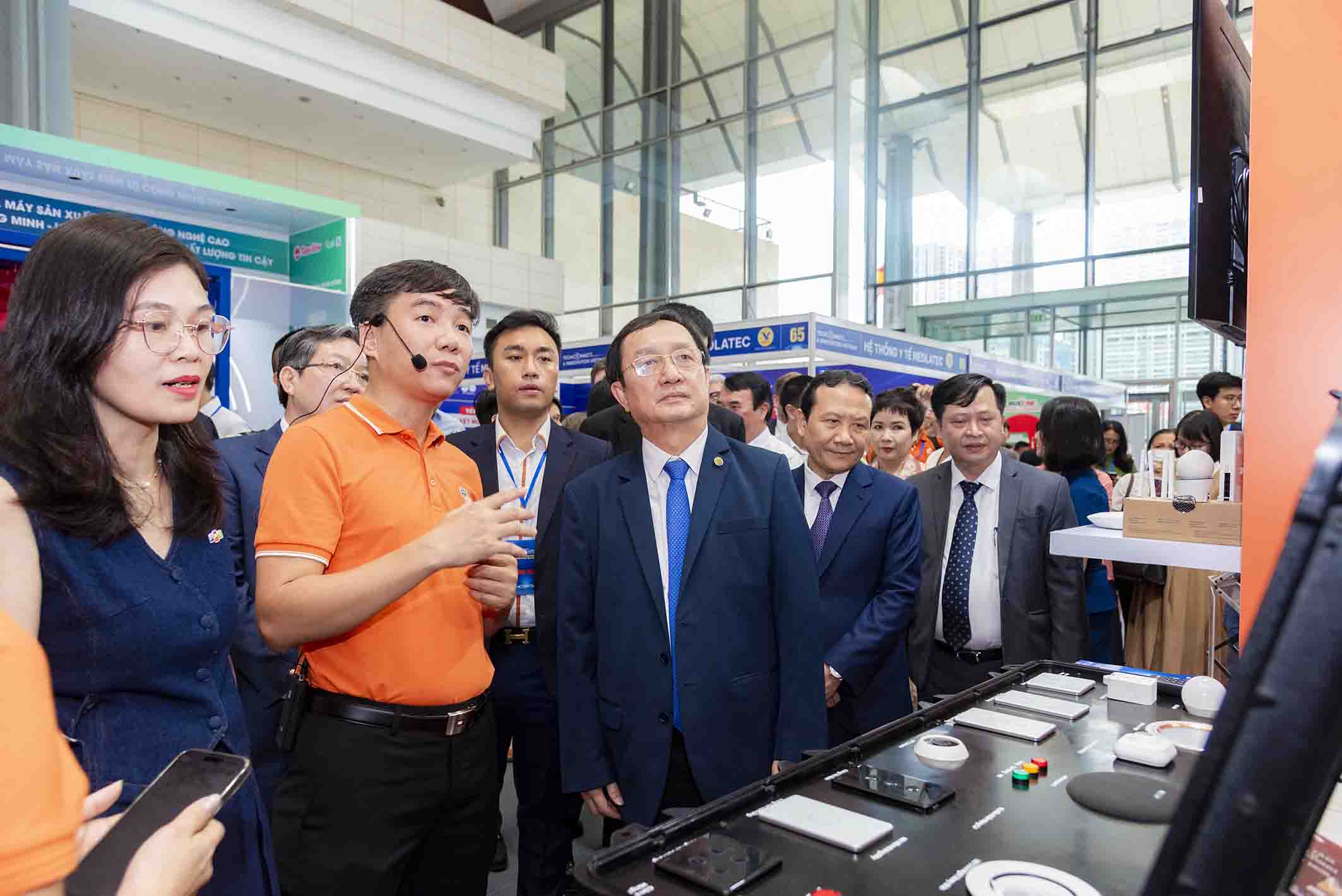 Doanh nghiệp trình diễn hệ sinh thái công nghệ đột phá