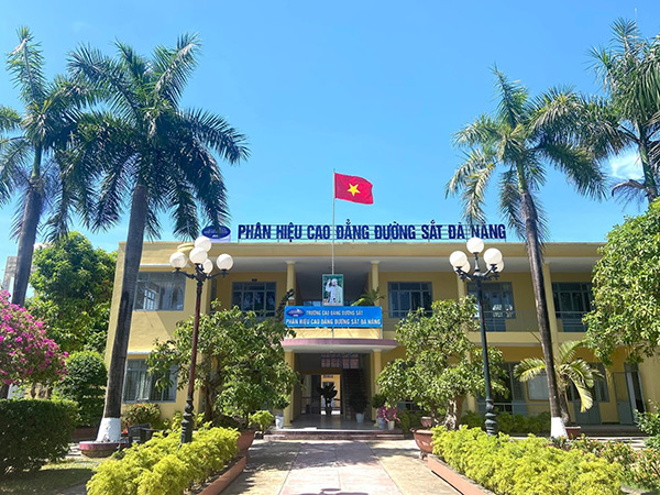 Đề nghị di dời phân hiệu Cao đẳng Đường sắt Đà Nẵng để xây cảng Liên Chiểu