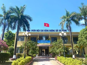 Đề nghị di dời phân hiệu Cao đẳng Đường sắt Đà Nẵng để xây cảng Liên Chiểu