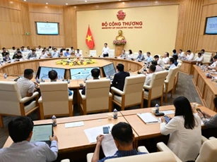 Lần thứ 4 trình Chính phủ dự thảo nghị định thay thế về kinh doanh xăng dầu