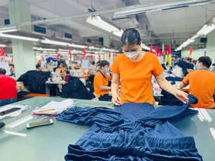 Cần cơ chế hỗ trợ để doanh nghiệp da giày, dệt may tự chủ nguyên, phụ liệu