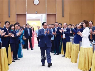 Thủ tướng chủ trì gặp mặt doanh nghiệp nhân Ngày Doanh nhân Việt Nam
