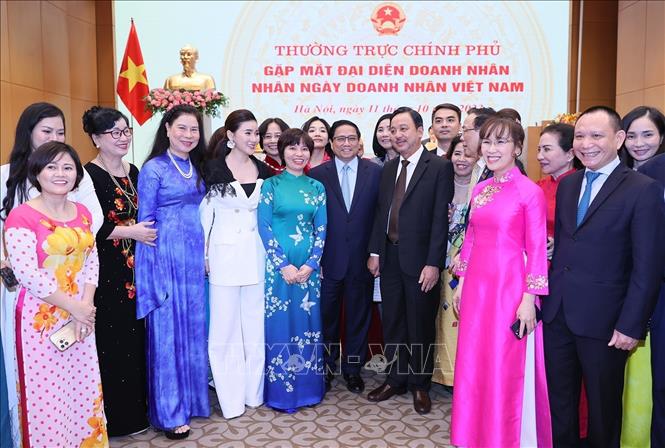 Ngày Doanh nhân Việt Nam 13/10: Vượt thách thức, khẳng định bản lĩnh doanh nhân Việt