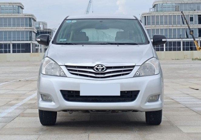 Toyota Innova lăn bánh 16 năm lên sàn xe cũ với giá rẻ hơn xe hạng A