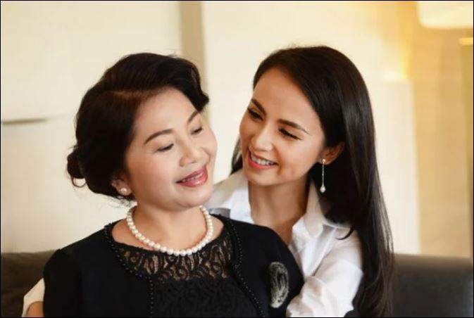 Nhìn mẹ chồng ăn bát thịt hầm dở dang của con dâu mà tôi cay mắt