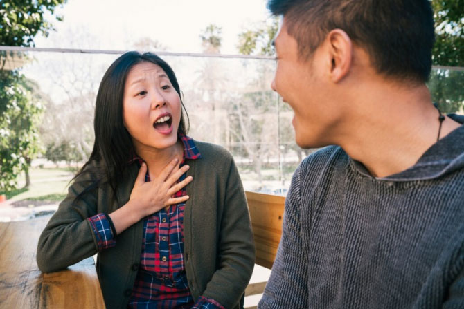 Chồng tôi khoe với hàng xóm lương được 40 triệu/tháng, chị ấy châm chọc lại: "Chồng chị mà như em thì chị ly hôn lâu rồi!"