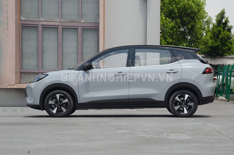 SUV dài hơn 4 mét, thiết kế bắt mắt, giá rẻ bất ngờ