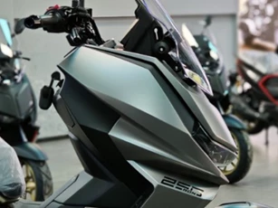 Quên Honda Air Blade đi, ‘vua xe ga’ 250cc mới xịn hơn cả SH ra mắt giá 44 triệu đồng, có ABS 2 kênh