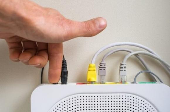 Nhà dùng Wifi đừng quên làm việc này vào buổi tối? Tiết kiệm tiền mà còn an toàn