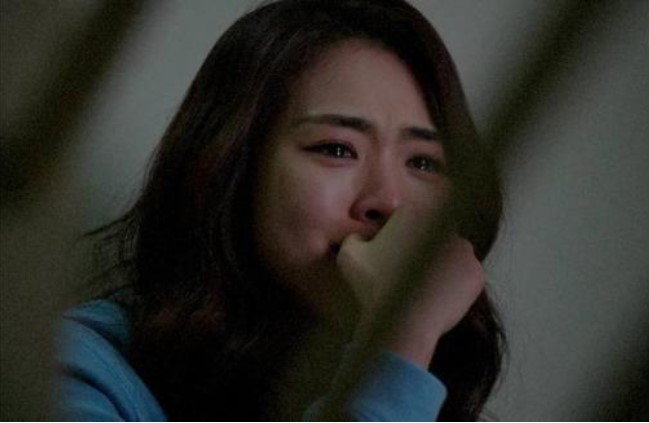 Đêm hôm đó ngay trong phòng ngủ, mẹ chồng đã làm một việc khiến tôi trào nước mắt tủi nhục chỉ muốn biến mất khỏi thế gian này