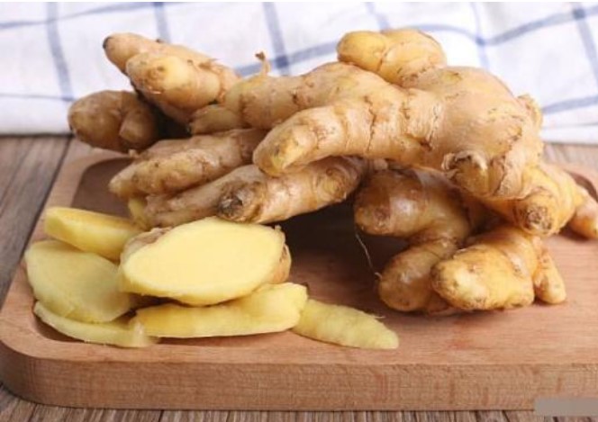 Ngâm gừng và thứ này với nhau, càng uống càng gầy đi, qua đêm sẽ thải ra phân sẫm màu và hôi thối, chứng hôi miệng cũng biến mất