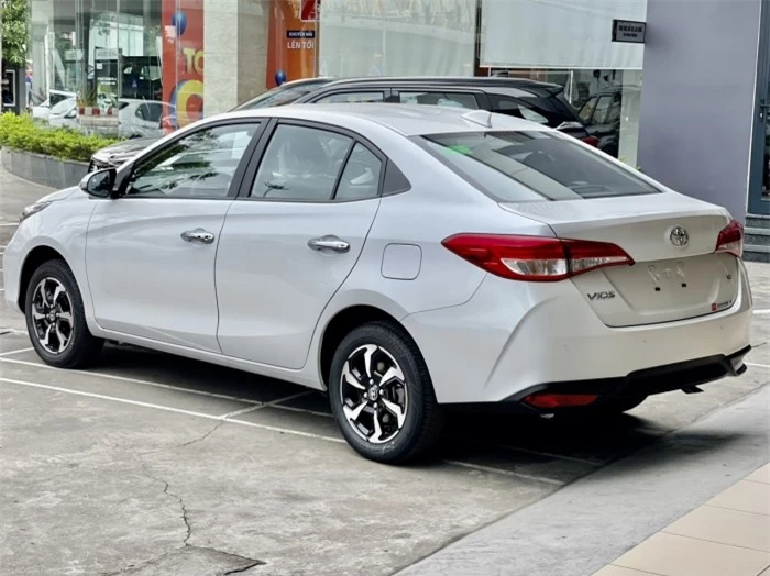 Giá xe Toyota Vios lăn bánh đầu tháng 10/2024 ‘rẻ như cho’, áp đảo Hyundai Accent và Honda City ảnh 3