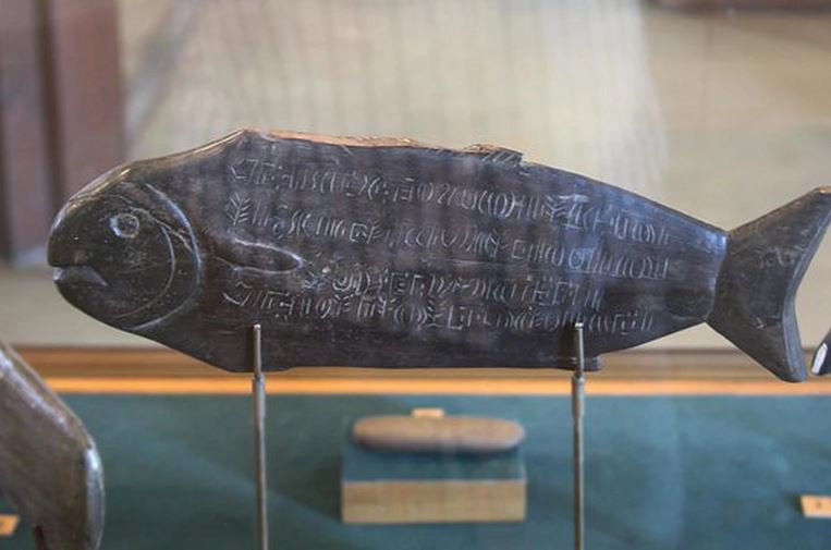 Rongorongo: Bí ẩn chưa lời giải trên những tấm bảng cổ của đảo Phục Sinh