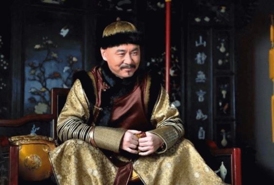 Trước khi băng hà, Ung Chính đã ra lệnh cho 1 người phải chết để dọn đường cho Càn Long lên ngai vàng