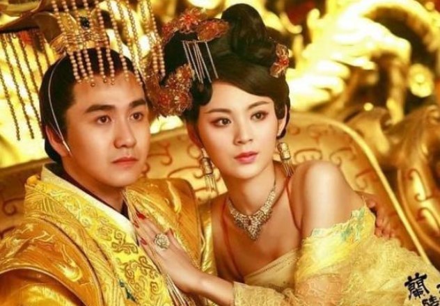 Nàng hậu có làn da toả hương thơm, bị ép làm chiến lợi phẩm cho trò mua vui 'biến thái' của Hoàng đế