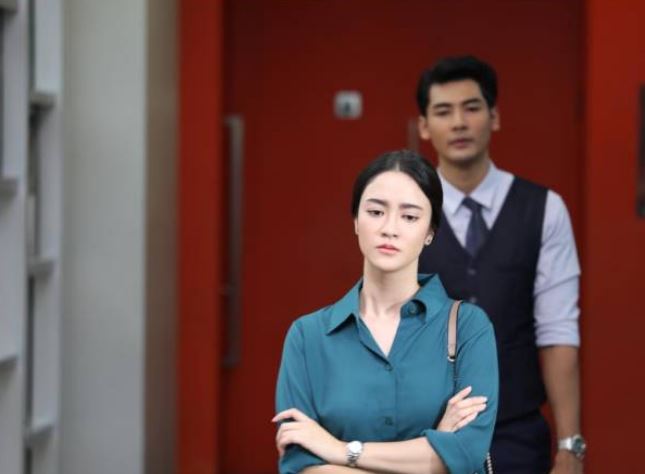 Thấy chồng lưu tên mình khó coi trong danh bạ, vợ căm hận và 'phản công' bằng một kế hoạch sâu cay