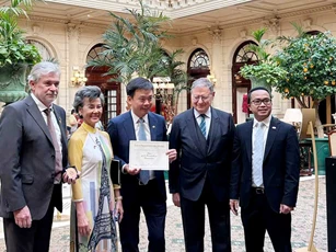 Hai doanh nghiệp nhận giải thưởng từ Diễn đàn Kinh tế Pháp ngữ