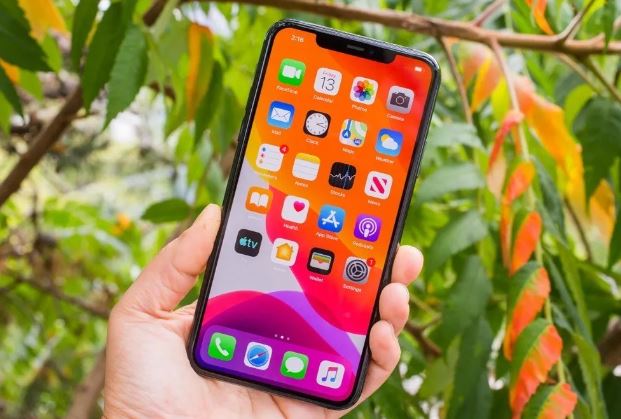 iPhone 11 Pro Max hạ giá mạnh, camera 3 mắt, màn OLED dùng cơ bản vẫn thích như iPhone 16 Pro Max