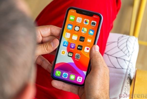 iPhone 11 chính hãng VN/A rẻ nhất Việt Nam tháng 10: Phá đáy thủng sàn, xả kho rẻ hơn Galaxy A55 5G