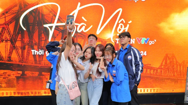 Khán giả trẻ thích thú với hình ảnh thủ đô thời xưa cũ qua phim "Hà Nội trong mắt ai"