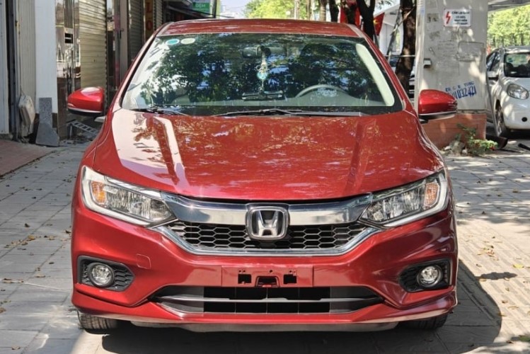 Honda City lăn bánh 6 năm rao bán với giá ngỡ ngàng