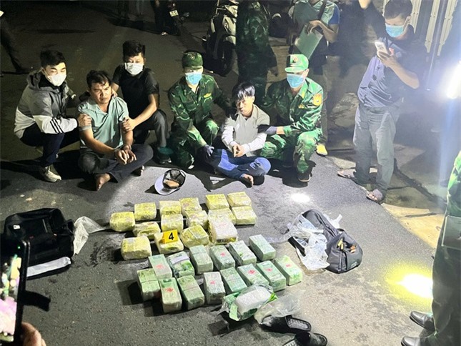 Phá đường dây vận chuyển ma túy đá lớn nhất từ trước đến nay tại Tây Ninh ảnh 3