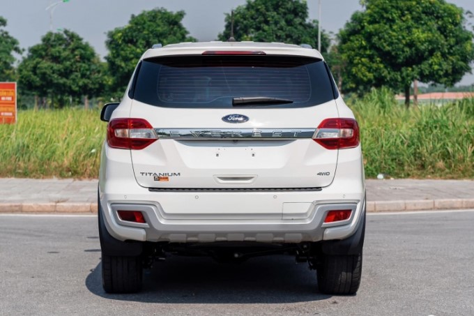 SUV 7 chỗ Ford Everest lên sàn xe cũ với giá không ngờ sau 3 năm lăn bánh