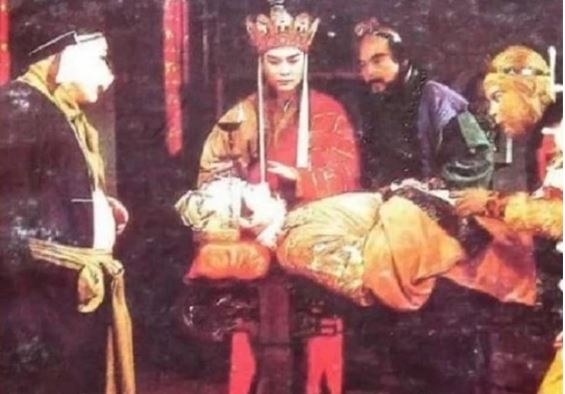 Hé lộ yêu quái giả dạng Đường Tăng, đánh lừa được cả Hỏa Nhãn Kim Tinh của Tôn Ngộ Không lợi hại cỡ nào?