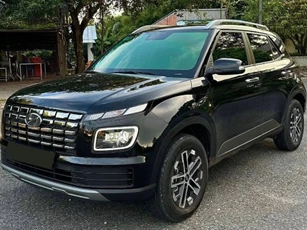 Chạy ‘siêu lướt’ 4.000 km, Hyundai Venue bán lại với giá khó tin