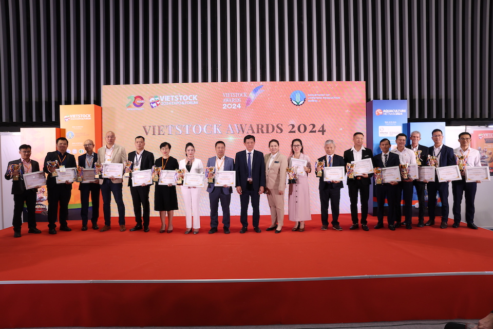 12 doanh nghiệp xuất sắc ngành chăn nuôi được vinh danh