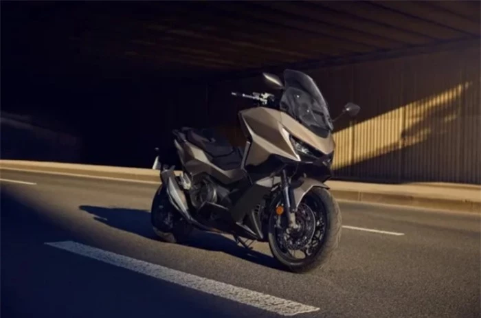 Honda ra mắt ‘ông hoàng’ xe ga mới xịn hơn Air Blade và SH, có đủ ABS và HSTC, giá bán hấp dẫn ảnh 1