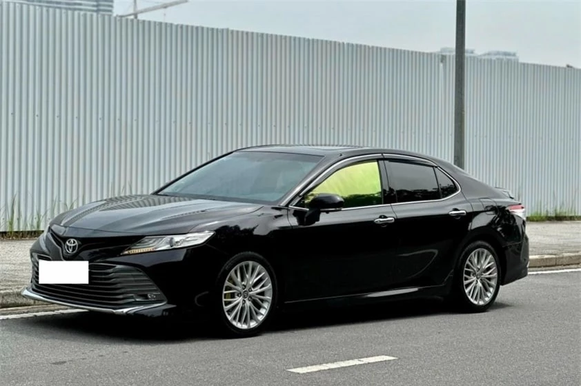 Toyota Camry 2019 'full option' lên sàn xe cũ với giá ngỡ ngàng sau 5 năm sử dụng 539870