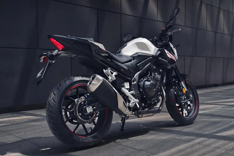 Honda CB500 Hornet.