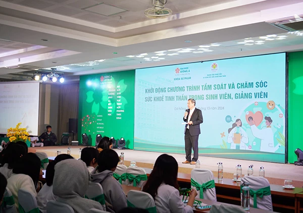 Trường Đại học Đông Á khởi động chương trình tầm soát và chăm sóc sức khoẻ tinh thần trong sinh viên, giảng viên. Trường Đại học Đông Á khởi động chương trình tầm soát và chăm sóc sức khoẻ tinh thần trong sinh viên, giảng viên.