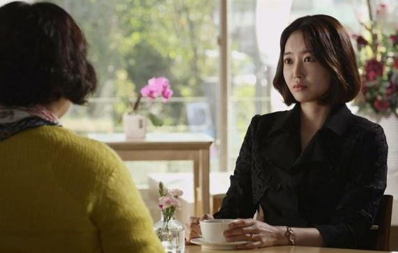 Phản ứng bất ngờ của mẹ chồng khi con dâu cố tình "trả đũa" trong bữa cơm