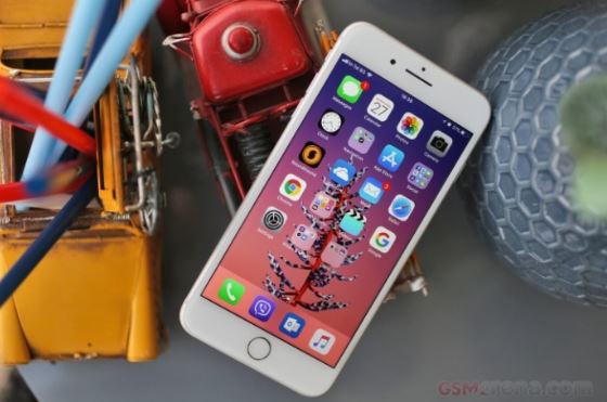 iPhone 8 Plus huyền thoại vẫn chưa hết hot, camera zoom quang chiến hơn iPhone 16, chỉ từ 3 triệu