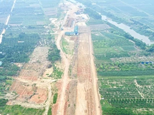 Kinh tế Thủ đô trên đà đổi mới - Bài 1: Thành phố đầu tàu, đa dạng lĩnh vực