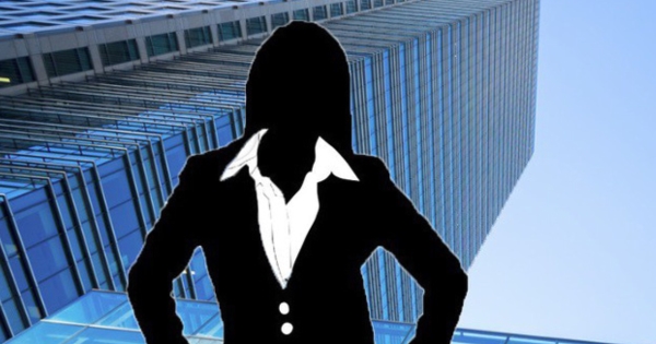 Bà Nguyễn Thương Huyền, cổ đông lớn nhất của SHG bị phạt do mua 'chui' cổ phiếu