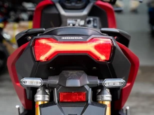 Honda xác nhận trình làng ‘SH phiên bản đi phượt’ mới: Đẹp long lanh, có phanh ABS, giá cạnh tranh