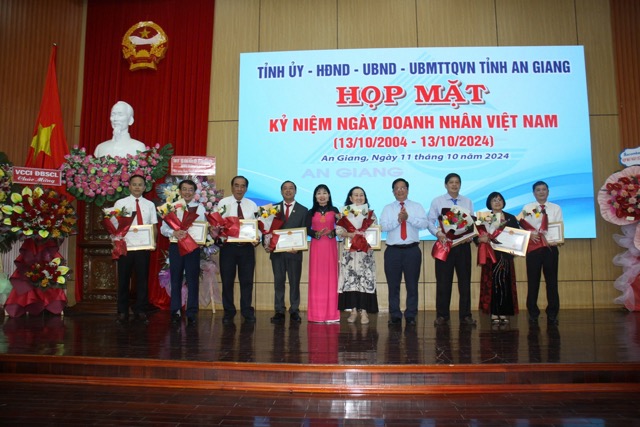 An Giang, Kiên Giang luôn đồng hành và tạo thuận lợi để doanh nghiệp an tâm sản xuất