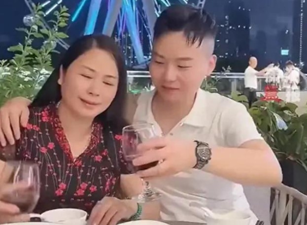 Chàng trai 20 tuổi cưới bà chủ cho thuê trọ, trở thành đại gia bất động sản chỉ sau một đêm