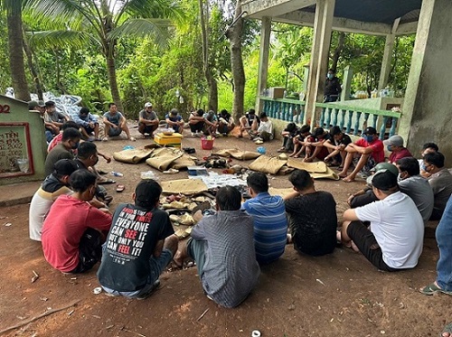 Vĩnh Long: Bắt quả tang 35 người tụ tập đá gà ăn thua bằng tiền