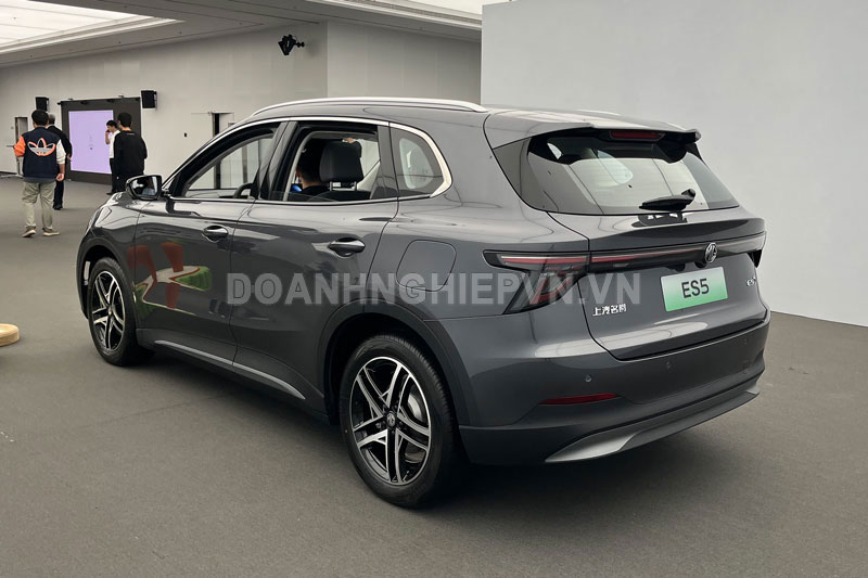 SUV cùng phân khúc với Toyota Corolla Cross, công suất 168 mã lực, giá gần 330 triệu đồng