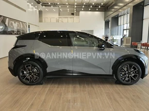 SUV đẹp long lanh, công suất 422 mã lực, giá rẻ bất ngờ