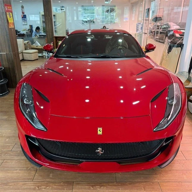 Siêu xe Ferrari 812 GTS đầu tiên cập bến Việt Nam ảnh 3